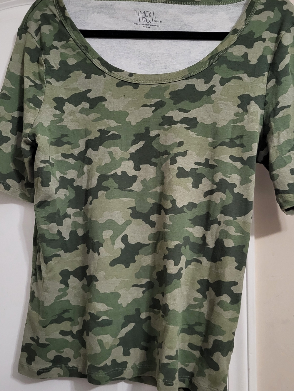 Time and Tru Women's Green Camo Scoop Neck Top
